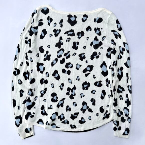 Chico’s Leopard Animal Print Soft Blue Cream Black Knit Pullover Sweater Size 0 - Picture 2 of 7
